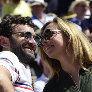 Amélie Etasse et Clement Sejourné dans les tribunes lors des internationaux de tennis de Roland Garros à Paris, France, le 1er juin 2019. © Jean-Baptiste Autissier/Panoramic/Bestimage