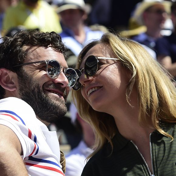 Amélie Etasse et Clement Sejourné dans les tribunes lors des internationaux de tennis de Roland Garros à Paris, France, le 1er juin 2019. © Jean-Baptiste Autissier/Panoramic/Bestimage