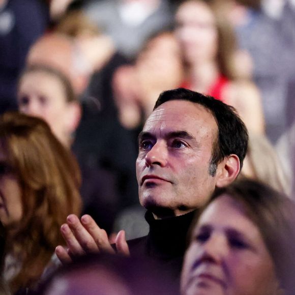 "Je pense d'ailleurs que ça n'intéresse plus personne, assure-t-il. Puisque l'on approche de la date fatidique [l'anniversaire de la mort d'Alain Delon, le 18 août 2024], je pense qu'il faut maintenant rester silencieux."

Exclusif - Anthony Delon lors de la soirée hommage Ciné-concert symphonique "Alain Delon, le dernier Samouraï" au Palais des congrès à Paris le 8 novembre 2024 le jour de son anniversaire. © Jacovides / Moreau / Bestimage