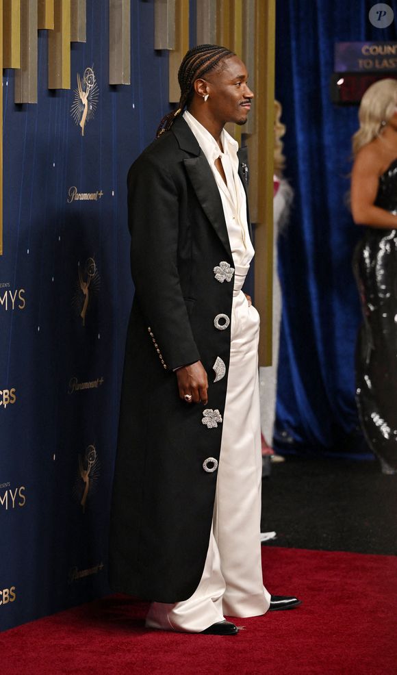 Dewayne Perkins arrive à la 77e cérémonie annuelle des Primetime Emmy Awards au Peacock Theater à Los Angeles le dimanche 14 septembre 2025. Photo by Chris Chew/UPI/ABACAPRESS.COM