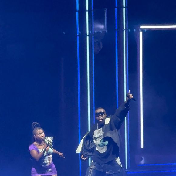 Gims, récemment mis en examen, fait une apparition surprise au concert de Theodora au Zénith de Paris le 29 mars 2026.
© Assia Mokhbi / Bestimage