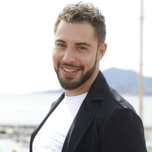 Marwan Berreni, Léa François au photocall de la série "Plus belle la vie" lors de la 5ème saison du festival International des Séries "Canneseries" à Cannes, France, le 2 avril 2022. © Denis Guignebourg/Bestimage