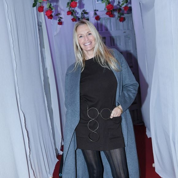 Exclusif - Estelle Lefébure - Le comédien Redouane Bougheraba inaugure son restaurant "Le Peaky" à Paris le 20 novembre 2024. © Rachid Bellak/Bestimage