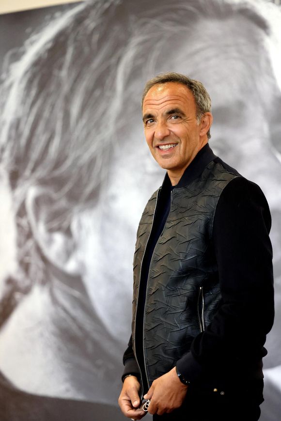 Nikos Aliagas - Vernissage de l'exposition "Les grands âges", photographies de Nikos Aliagas au musée de l'Homme à Paris le 7 avril 2026. © Dominique Jacovides/Bestimage