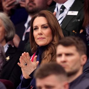 Malheureusement, son équipe a perdu

La princesse de Galles dans les tribunes avant le match des Six Nations Guinness au stade Allianz de Twickenham, à Londres. Date de la photo : samedi 21 février 2026. ... Angleterre v Irlande - Guinness Men's Six Nations - Allianz Stadium Twickenham ... 21-02-2026 ... Paris ... UK ... Le crédit photo doit être lu comme suit : Adam Davy/PA Wire. Numéro de référence unique : 83562911 ... Le crédit photo doit être lu comme suit : Adam Davy/PA Wire. RESTRICTIONS : Utilisation soumise à des restrictions. Utilisation éditoriale uniquement, pas d'utilisation commerciale sans l'accord préalable du détenteur des droits.