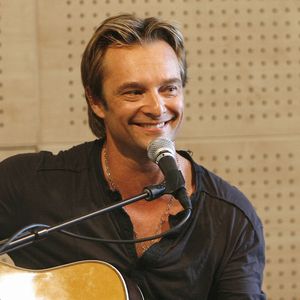 Le chanteur français David Hallyday lors d'un show case à la Fnac Saint-Lazare à Paris, France, le 20 septembre 2007. Photo Marco Vitchi/ABACAPRESS.COM