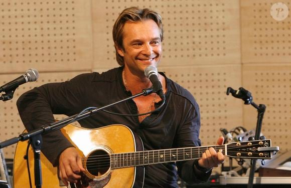 Le chanteur français David Hallyday lors d'un show case à la Fnac Saint-Lazare à Paris, France, le 20 septembre 2007. Photo Marco Vitchi/ABACAPRESS.COM