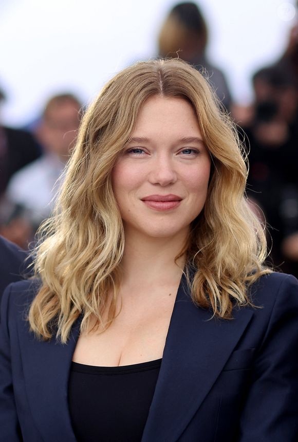 Selon "Glitz", un contrat fructueux liait d'ailleurs l'actrice à la célèbre marque de luxe milanaise, fondée en 1913 par les frères Prada. 

Léa Seydoux - Photocall du film "Le deuxième acte", lors du 77e Festival International du Film de Cannes, le 15 mai 2024. JACOVIDES-MOREAU / BESTIMAGE