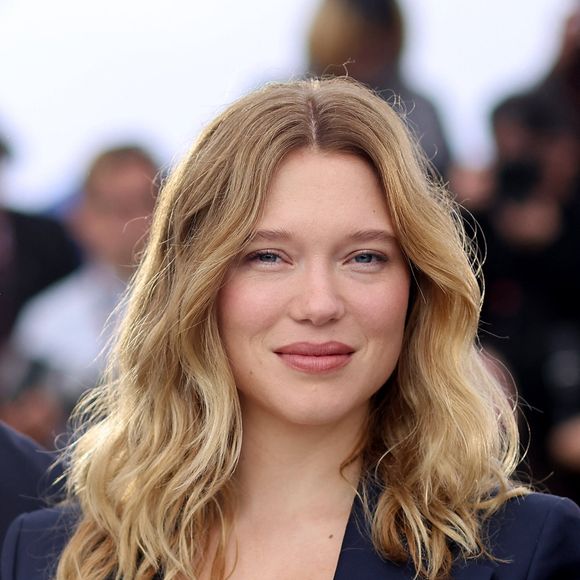 Selon "Glitz", un contrat fructueux liait d'ailleurs l'actrice à la célèbre marque de luxe milanaise, fondée en 1913 par les frères Prada. 

Léa Seydoux - Photocall du film "Le deuxième acte", lors du 77e Festival International du Film de Cannes, le 15 mai 2024. JACOVIDES-MOREAU / BESTIMAGE