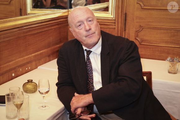Exclusif - Richard Malka a reçu le Prix de La Revue des Deux Mondes 2025 des mains de Aurélie Julia et de Marc Ladreit de Lacharrière,  en présence de Luce Perrot, Valérie Toranian, Franz-Olivier Giesbert, Emmanuel Chain, Emmanuel Kasarhérou, et de nombreux invités au Bistrot de Paris. Paris, France, le 03 juin 2025. © Jack Tribeca / Bestimage