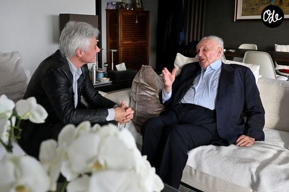 La figure historique des "Grosses Têtes" s'est éteinte à l'âge de 96 ans à son domicile de Cannes, ce 24 août.

Exclusif - Philippe Bouvard, journaliste français, écrivain, homme de radio et de télévision, à son domicile, en interview télé avec le journaliste producteur Cyril Viguier à Cannes, le 27 février 2025. 

© Bruno Bebert/Bestimage