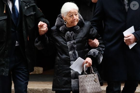 Exclusif - Nicole Pompidou, la veuve du défunt - Obsèques d'Alain Pompidou en l'église Saint-Louis-en-l'Île à Paris, le 18 décembre 2024. 
© Christophe Clovis / Bestimage