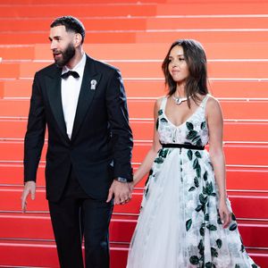 Karim Benzema et Lyna Khoudri à la descente des marches du film « 13 jours 13 nuits » lors du 78ème Festival International du Film de Cannes. Le 23 mai 2025
© Olivier Borde/ Bestimage