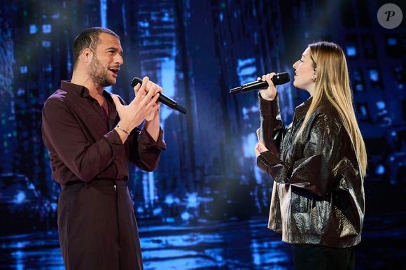 Il transforme sa différence en atout, notamment pour dormir ou se concentrer.

Amir et Helena lors de l’enregistrement de l’émission “Les stars s’unissent pour le Sidaction” au théâtre Marigny à Paris, France, le 11 mars 2025. © Guirec-Moreau/ Bestimage
