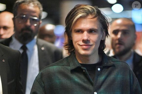 "Je ne vais pas chanter Saint-Valentin", a-t-il affirmé face à son public, quitte à le décevoir.  

Le rappeur Orelsan organisait une seance de dedicace a la Fnac de Caen ce samedi 8 novembre 2025. Environ 300 chanceux ont eu l occasion d echanger quelques mots avec leur idole. by Franck Castel/ABACAPRESS.COM