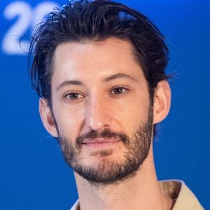 Pierre Niney lors de la cérémonie Le Comte De Monte-Christo - Cesar Des Lyceens 2025 à l'Université de La Sorbonne à Paris, France, le 26 mars 2025. Photo par Aurore Marechal/ABACAPRESS.COM