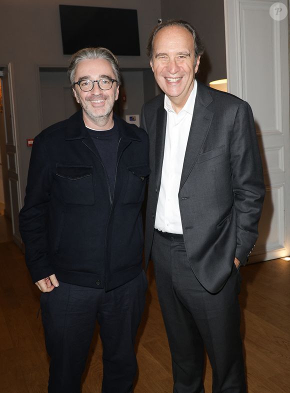 Interrogé par nos confrères,  Pierre Antoine Capton (ndlr : dont la filiale Réservoir Prod produisait les émissions de Stéphane Plaza) a réagi par rapport à la mise en retrait de l'animateur.

Exclusif -  Pierre-Antoine Capton et Xavier Niel - 6ème remise du prix "Fonds de dotation Line Renaud-Loulou Gasté" pour la recherche médicale à la Maison de la Recherche à Paris le 25 novembre 2024. 
© Coadic Guirec/Bestimage