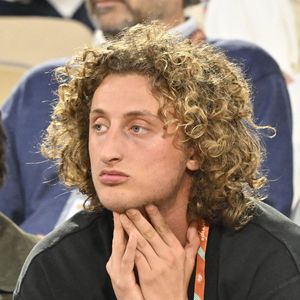 Joalukas Noah s'est produit à la Maison du Caviar, à Paris.

Joalukas Noah - Célébrités dans les tribunes des Internationaux de France de tennis de Roland Garros à Paris. © Moreau-Jacovides/Bestimage