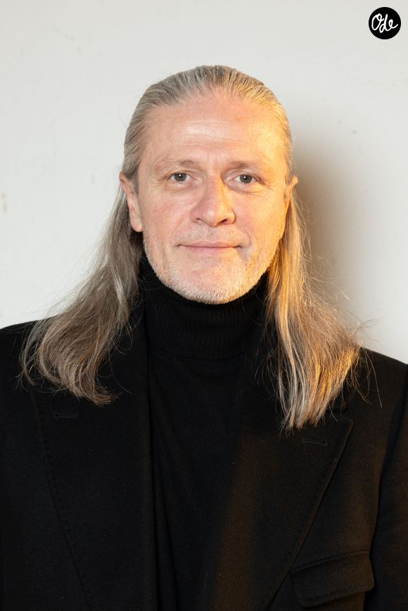 Emmanuel Petit demande à ce qu'on accorde "aux joueurs et aux supporters un droit de regard réel et direct sur la gestion du football". "Ceux qui foulent la pelouse, comme ceux qui occupent les tribunes, méritent de pouvoir s'exprimer véritablement", écrit-il.

Emmanuel Petit au FrontRow du défilé Fursac à Haussmann lors de la semaine de la mode masculine automne/hiver 2025-2026 à Paris, Paris, France, 24 Janvier 2025. © Jeremy Melloul/Bestimage