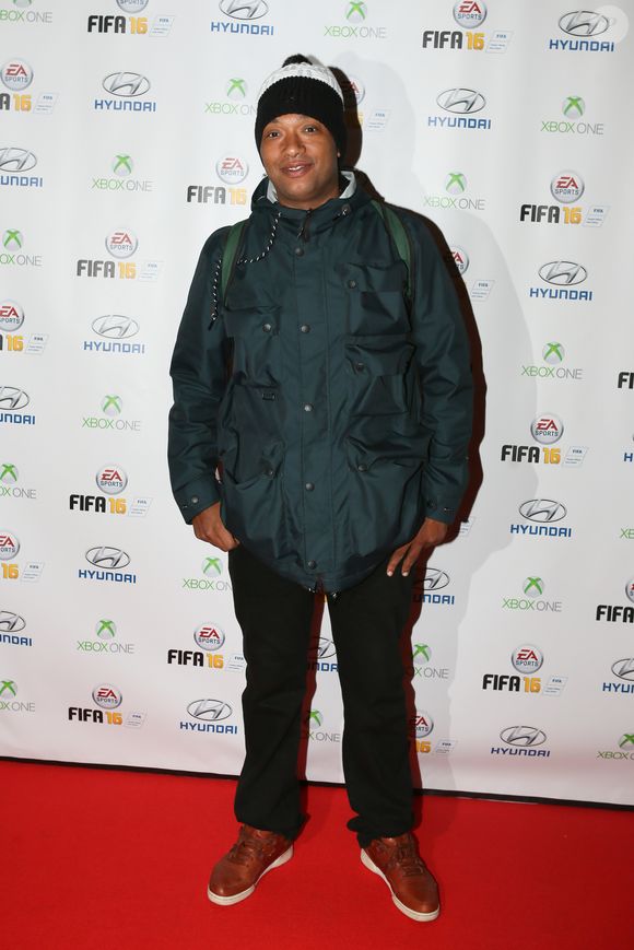 A l'époque, il sort son premier album studio, appelé Première consultation.

Doc Gynéco (Bruno Beausir) - Soirée de lancement du jeu vidéo "FIFA 2016" au Faust à Paris, le 21 septembre 2015.