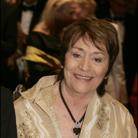 Annie Girardot - Montée des marches du film "Caché" - 58e Festival de Cannes 2005 BORDE-JACOVIDES / BESTIMAGE
