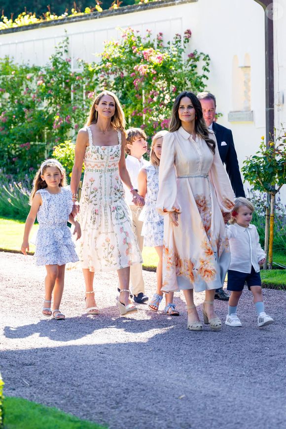 La princesse Madeleine,  Chris O´Neill, la princesse Leonore, le prince Nicolas, la princesse Adrienne, la princesse Sofia, le prince Julian  au palais Solliden sur l'île de Oland, à l'occasion du 47ème anniversaire de la princesse héritière, le 14 juillet 20240. © Dana Press / Bestimage