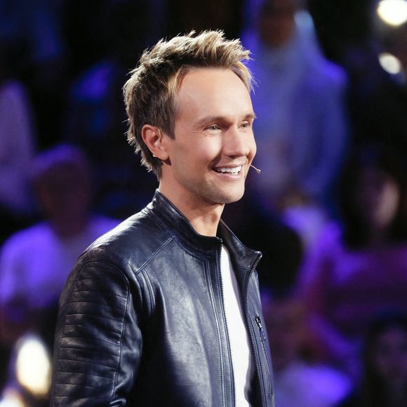 En plus d'être à l'antenne quotidiennement sur France 2 le midi, il a également décroché sa place chaque samedi soir du mois pour présenter son jeu "The Floor".

Exclusif - Cyril Féraud - Enregistrement de l'émission "Le Quiz des Champions" aux Studios 130 à Saint-Denis, présentée par C.Féraud et diffusée le 21 septembre à 21h10 sur France 2. Le 4 juin 2024
© Christophe Clovis / Bestimage