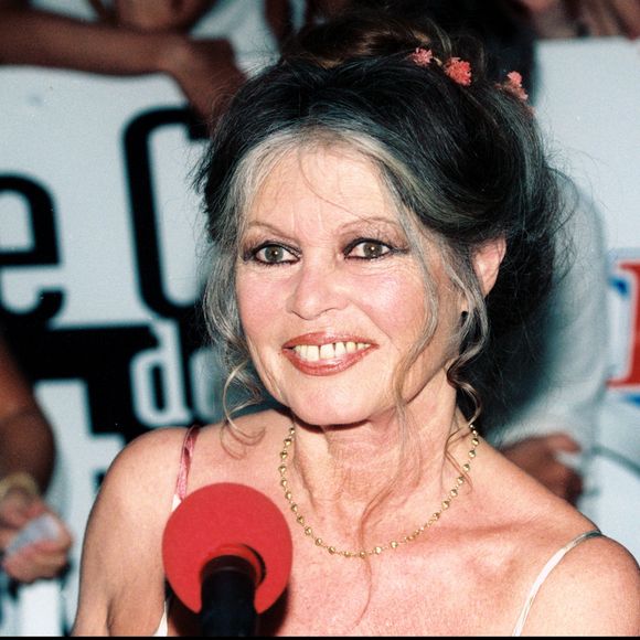 Brigitte Bardot à Saint-Tropez.
ANGELI-GARCIA / BESTIMAGE