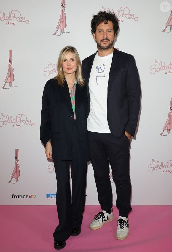 À savoir Slimane-Baptiste Berhoun. 

Exclusif - Sabine Perraud et son compagnon lors de la première représentation du spectacle "Soldat Rose" au Rex à Paris, France, le 21 octobre 2023. © Coadic Guirec/Bestimage