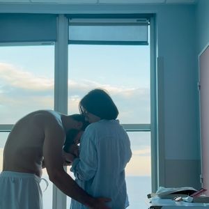 Et régulièrement, elle partage désormais des nouvelles de leur duo inséparable. 

Agathe Auproux officialise la naissance de son premier enfant sur Instagram aux côtés de son mari Maxence Picardet (Capture d'écran vidéo - Instagram - jeudi 4 septembre 2025).