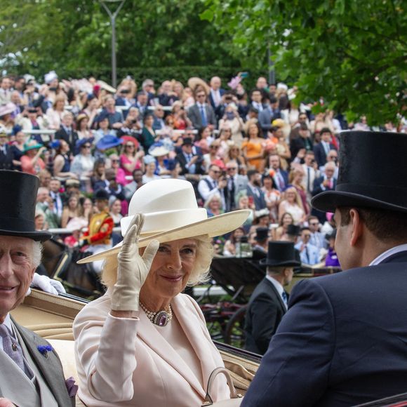 Le roi Charles III d'Angleterre et Camilla Parker Bowles lors des courses hippiques Royal Ascot, le 22 juin 2024.

Photo : Agence / Bestimage