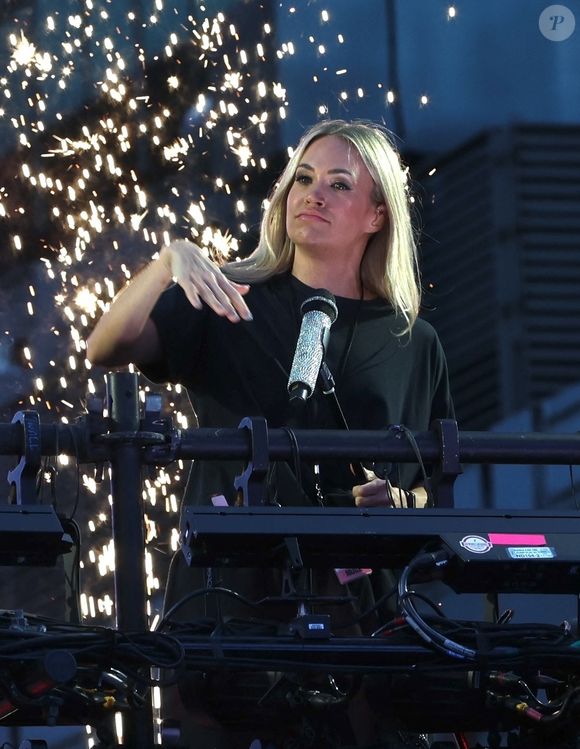 New York, NY - Times Square, à New York, était le lieu de rendez-vous des célébrités qui se sont jointes à la fête emblématique de la Saint-Sylvestre.
Sur la photo : Carrie Underwood
