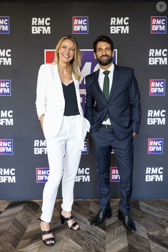 Ils ont raconté leur rencontre, lors d'un repas

Dominique Tenza au photocall de rentrée des journalistes de BFM RMC dans les locaux du groupe CMA CGM à Paris, France, le 26 août 2025. © Pierre Perusseau/Bestimage