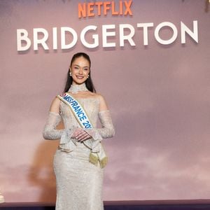 Hinaupoko Devèze était présente sur le plateau de TV5Monde le dimanche 15 février 2026

Hinaupoko Devèze (Miss France 2026) - Photocall de l'avant-première mondiale parisienne de la saison 4 Netflix de "Bridgerton" au Palais Brongniart à Paris, France, le 14 janvier 2026. © Cyril Moreau/Bestimage