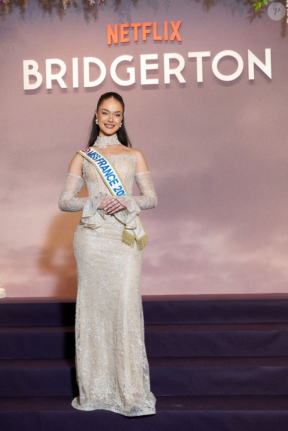 Hinaupoko Devèze était présente sur le plateau de TV5Monde le dimanche 15 février 2026

Hinaupoko Devèze (Miss France 2026) - Photocall de l'avant-première mondiale parisienne de la saison 4 Netflix de "Bridgerton" au Palais Brongniart à Paris, France, le 14 janvier 2026. © Cyril Moreau/Bestimage