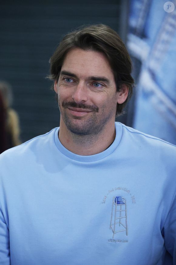 “Ce que j'appelle un moment difficile, ça s'appelle une dépression ou un burn-out”, précise Camille Lacourt

Exclusif -  Camille Lacourt en dédicace a Neuilly-Sur-Seine  le 9 novembre 2024. Agence / Bestimage