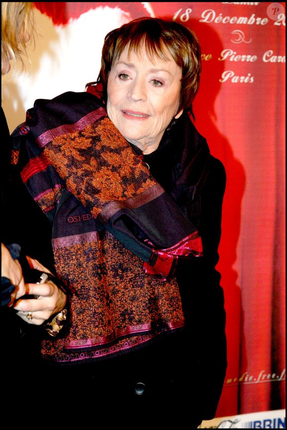 Annie Girardot — Première cérémonie des Prix Raimu de la comédie du théâtre et du cinéma français, à l’espace Pierre Cardin à Paris — 18 décembre 2006 

Photo : BERTRAND RINDOFF PETROFF / BESTIMAGE