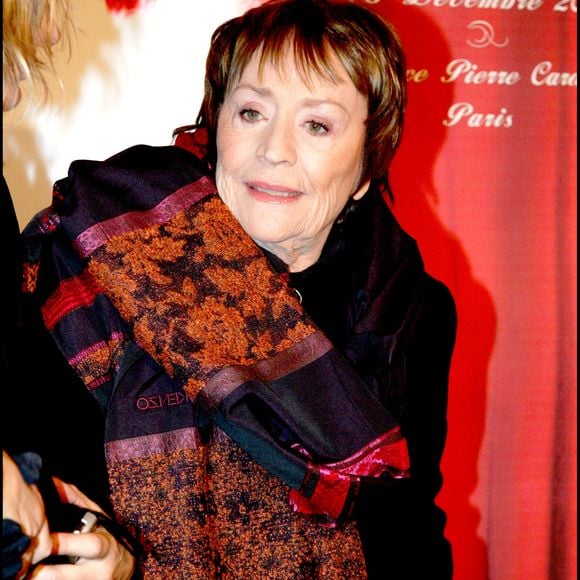 Annie Girardot — Première cérémonie des Prix Raimu de la comédie du théâtre et du cinéma français, à l’espace Pierre Cardin à Paris — 18 décembre 2006 

Photo : BERTRAND RINDOFF PETROFF / BESTIMAGE