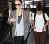 Et ses deux enfants Lily-Rose (1999) et Jack (2002) nés de ses amours passés avec Johnny Depp ont également travaillé avec elle pour l'enregistrer en studio comme elle l'a rappelé sur les ondes de "France Inter" ce jeudi 4 septembre 2025.

Vanessa Paradis arrive avec ses enfants Lily-Rose Depp et Jack Depp à l’aéroport de LAX à Los Angeles.  Le 21 mars 2016 (FAMEFLYNET / BESTIMAGE).