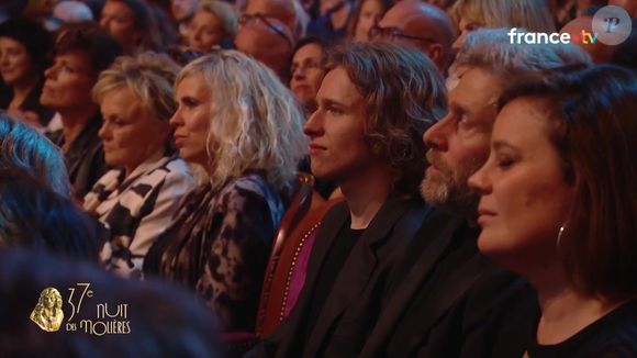 Mais au-delà de ses réactions durant le discours de son papa, c'est un détail bien précis qui a interpellé les fans...