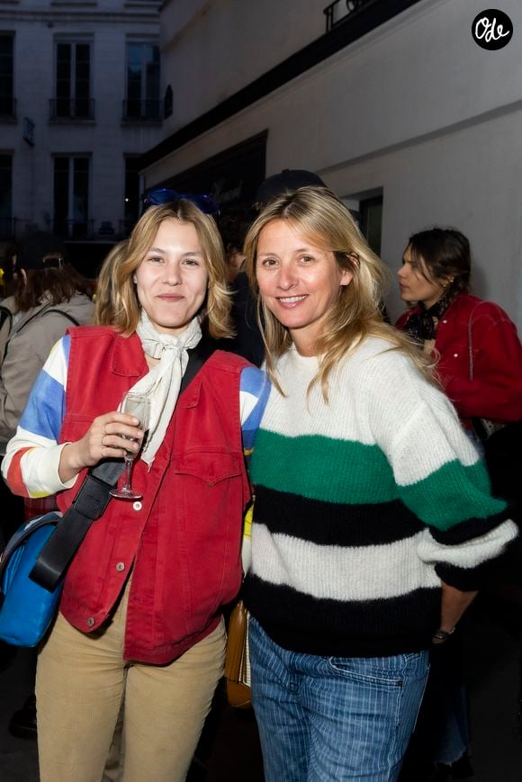 En fait, Yasmine Lavoine a vu ses photos être sélectionnées dans le cadre du Festival Objectif Femmes

Exclusif - Yasmine et Sarah Lavoine - Cocktail Chez Marc'O pendant la première édition du parcours Off Vendôme du 24 au 26 mars 2022 autour de la Place Vendôme à Paris le 24 mars 2022. © Jack Tribeca / Bestimage
