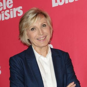 Sa collègue Évelyne Dhéliat lui a aussi rendu hommage

Évelyne Dhéliat - Photocall de la soirée "Télé Loisirs Awards 2024" aux Jardins du Pont-Neuf à Paris le 23 septembre 2024.  © Coadic Guirec/Bestimage