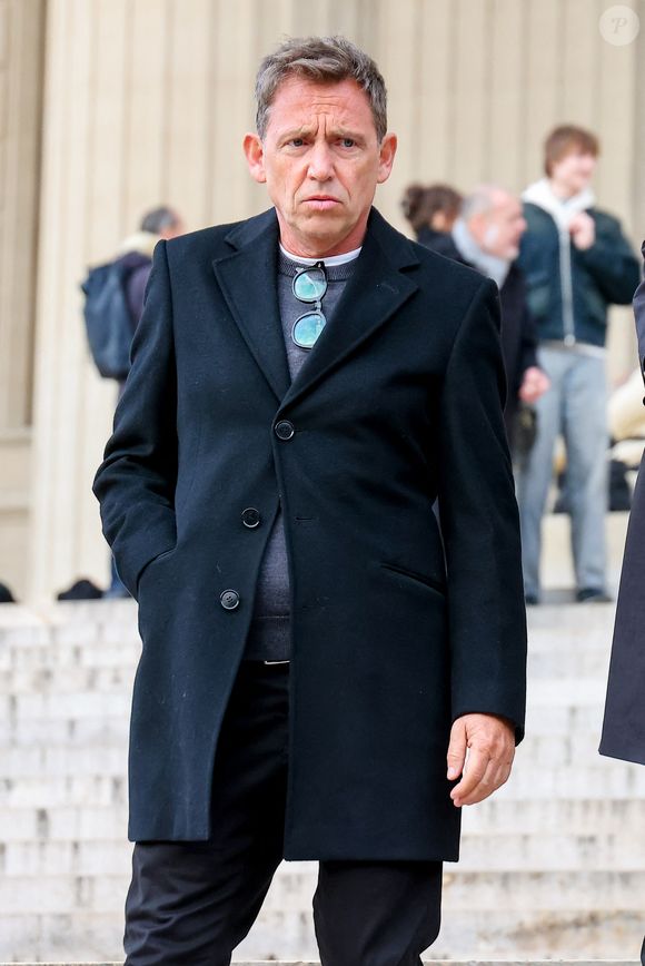 Le créateur de contenus Orso s'y est rendu pour y tester le menu en vidéo.

Daniel Riolo - Sorties de la cérémonie religieuse en hommage à Rolland Courbis dans l'église de la Madeleine à Paris, France, le 14 janvier 2026. © Jacovides-Moreau/Bestimage
