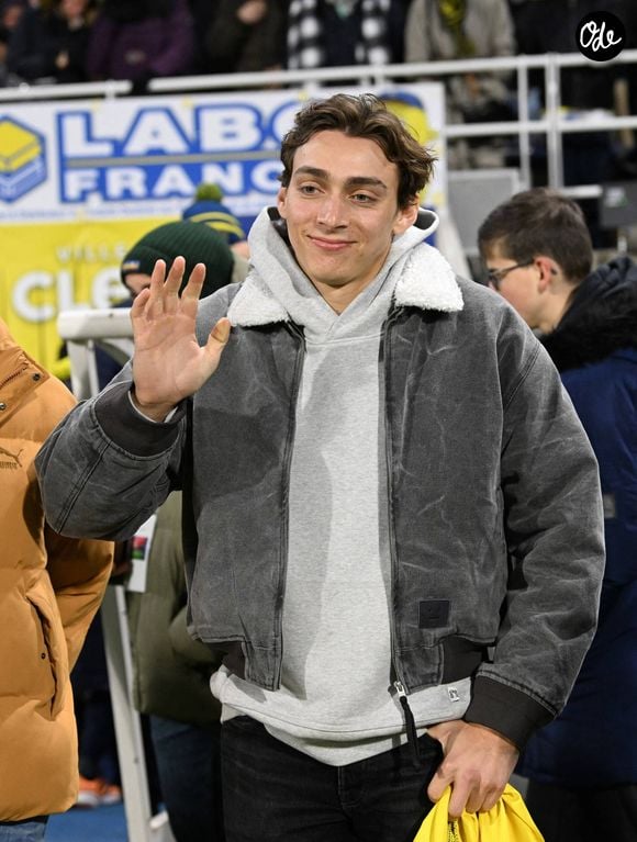 Armand Duplantis (recormand du saut à la perche) - Match de Rugby du Top 14 : Clermont bat Toulon 36 - 21 au Stade Marcel-Michelin à Clermont le 26 février 2023.

© Frédéric Chambert / Panoramic / Bestimage
