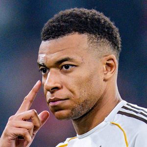 Kylian Mbappé poursuit sa carrière au Real Madrid tout en restant le leader de l’équipe de France.

FC Bayern Munich vs Real Madrid, Ligue des champions de l'UEFA, quart de finale retour Kylian Mbappé Real Madrid