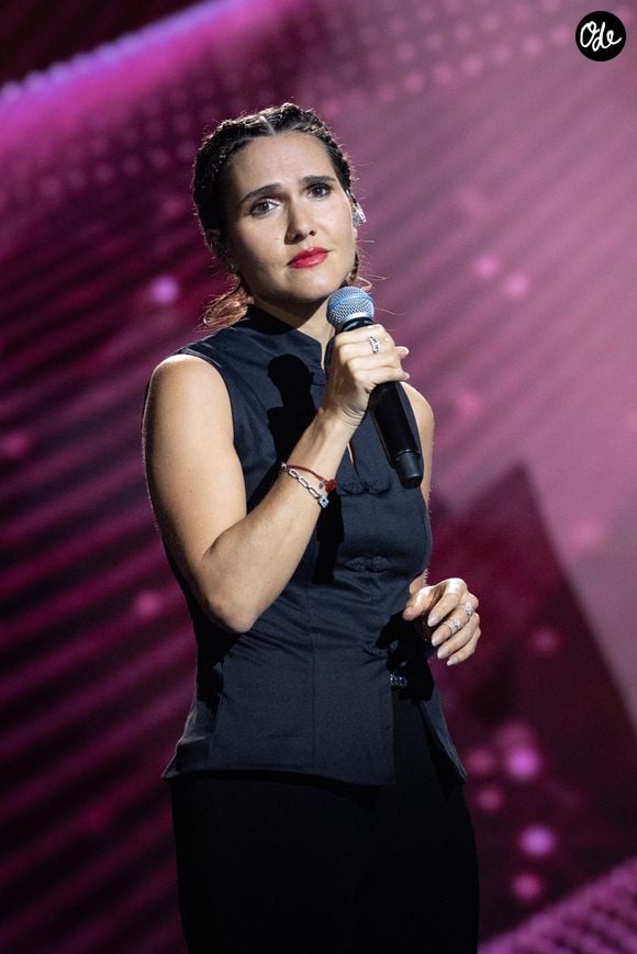Touchée par les interrogations légitimes de sa fille à propos de la séparation, la maman a composé un titre poignant.

Exclusif - Joyce Jonathan pour les surprises de l'enregistrement de l'émission "La Boîte à secrets", à Paris, le 29 septembre 2026. 

© Cyril Moreau/Bestimage