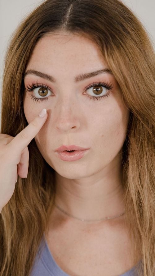 Vous appliquez mal votre correcteur ? L'astuce pour un make-up parfait