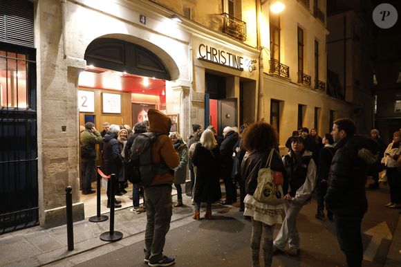 Voici l'histoire de ce film.


Exclusif - Illustration lors de la projection du premier court-métrage de Pascale Louange "L'erreur" au cinéma Le Christine à Paris le 21 janvier 2025. "L'Erreur", lorsque l'enfant est victime de l'aliénation maternelle. Un film bouleversant.

© Marc Ausset-Lacroix / Bestimage