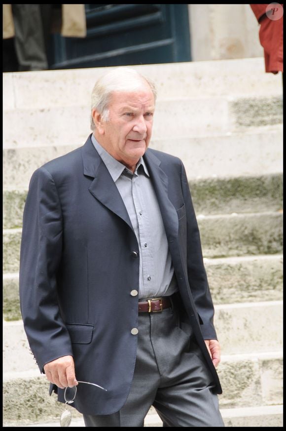L'occasion pour nous de revenir sur ses amours qui n'ont pas été des moindres ! Archives - Pierre Mondy - Obsèques de Helena Bossis (comédienne et co-directrice du Théâtre Saint Antoine) à l’église Saint Roch à Paris @COADIC GUIREC / BESTIMAGE