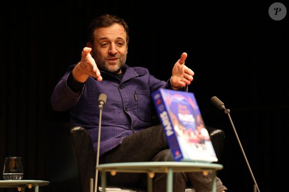 Le journaliste, auteur et critique gastronomique François-Régis Gaudry lors de la présentation de son encyclopédie "On va déguster Paris", aux Editions Marabout, à la Station Ausone-Mollat à Bordeaux. Le 18 janvier 2022
© Jean-Marc Lhomer / Bestimage